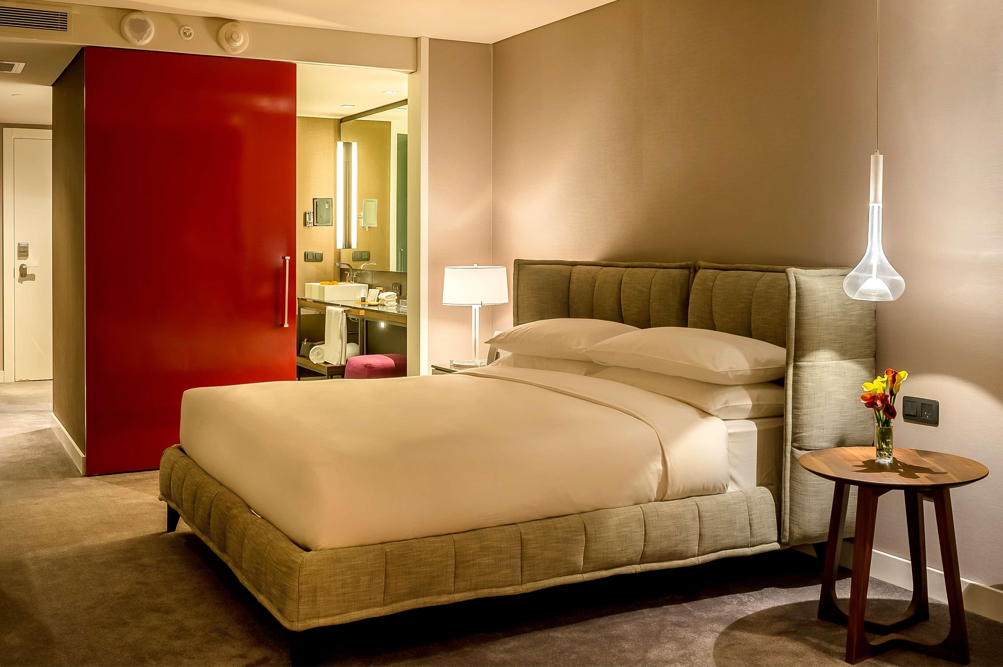 Hotel Hyatt Centric Montevideo Exterior foto A bedroom at the hotel