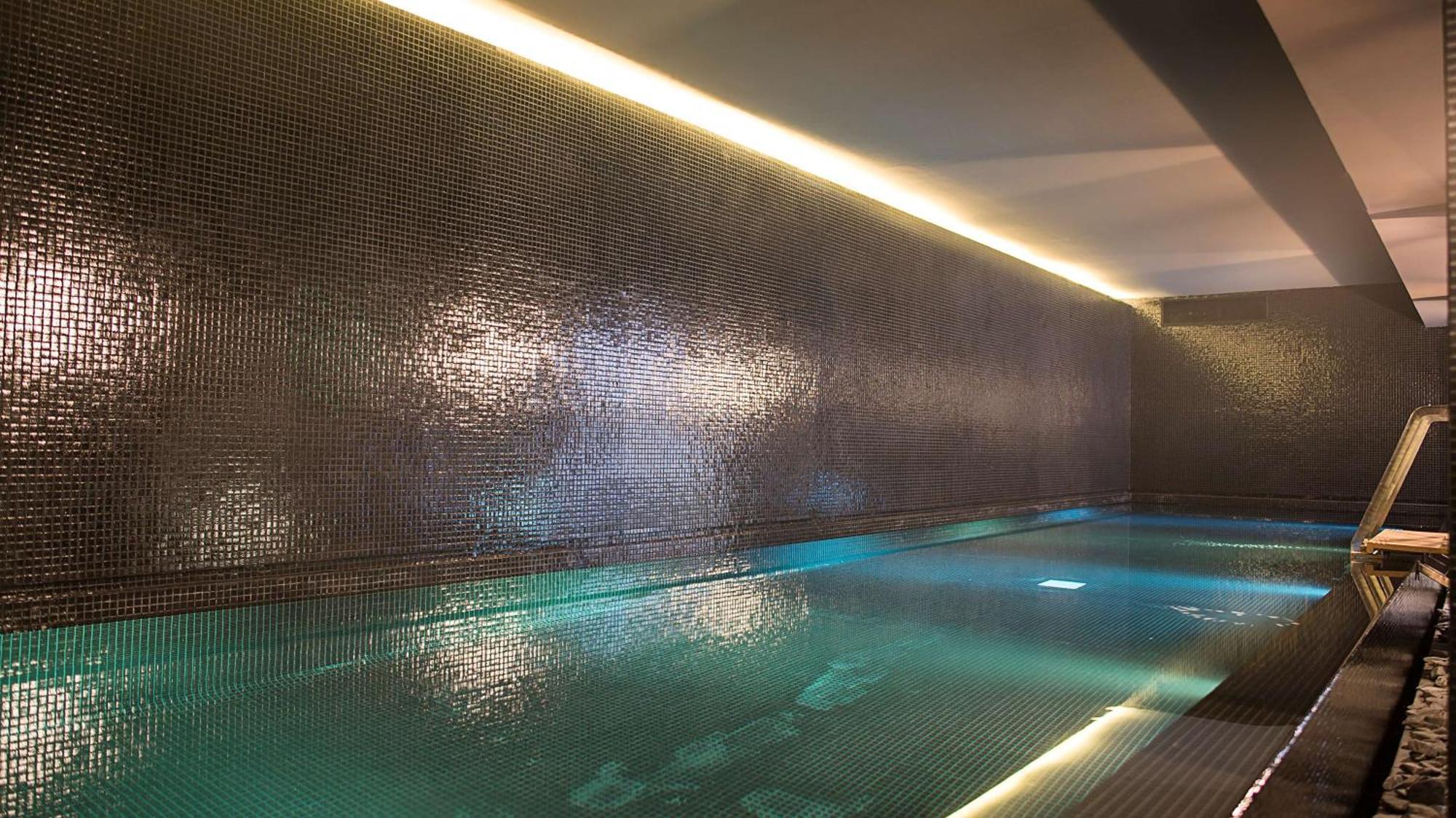 Hotel Hyatt Centric Montevideo Exterior foto The pool at the Mandarin Oriental, Munich